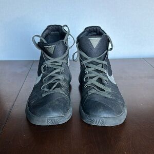 Nike Hyperdunk 2015 black with silver swoosh. Sz 8.5